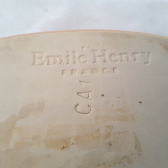 EMILE HENRY Covered Oval 1.5 Qt. Casserole ~ Gold, #03.04, Made in France. - Picture 6 of 8